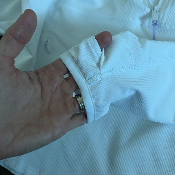 NWOT bass outdoor 3rd zip - Picture 5 of 5